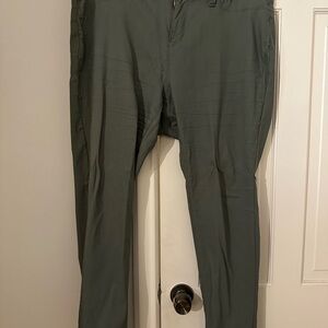 YMI Women’s olive skinny pants